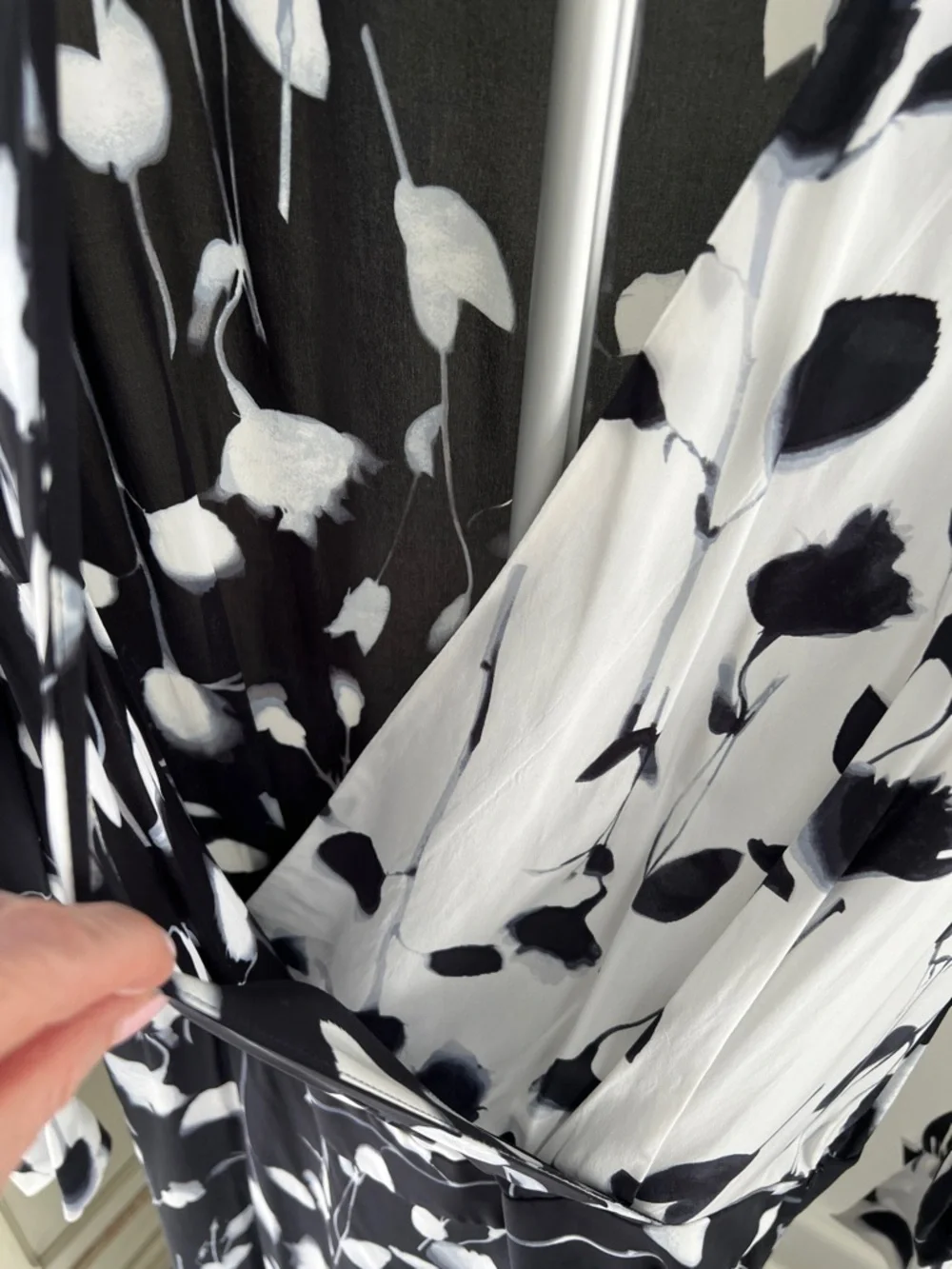 Equipment “NEEMA” Black and White Floral Maxi Dress NWT $495 - Picture 8 of 9